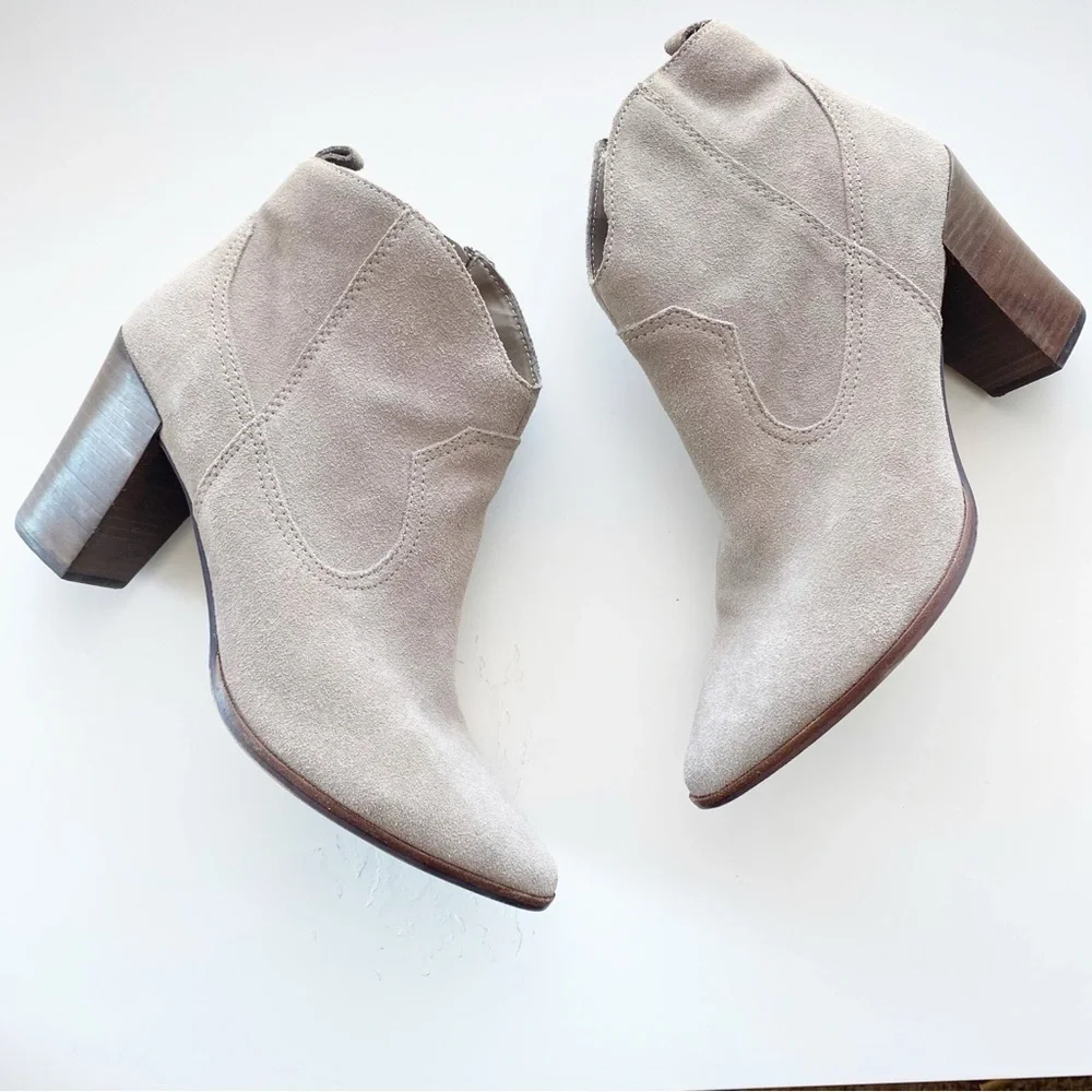STEVE MADDEN Gray Ladd Western Suede Pointed Toe Ankle Booties - Picture 2 of 9